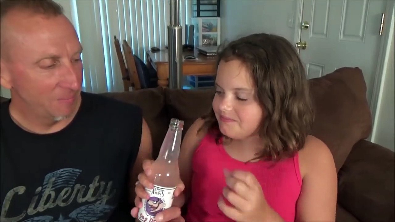 Soda & Pop Rocks Challenge  'Victoria Annabelle Freak Daddy'  Toy Freaks Family-ZSMKj5R1rLs