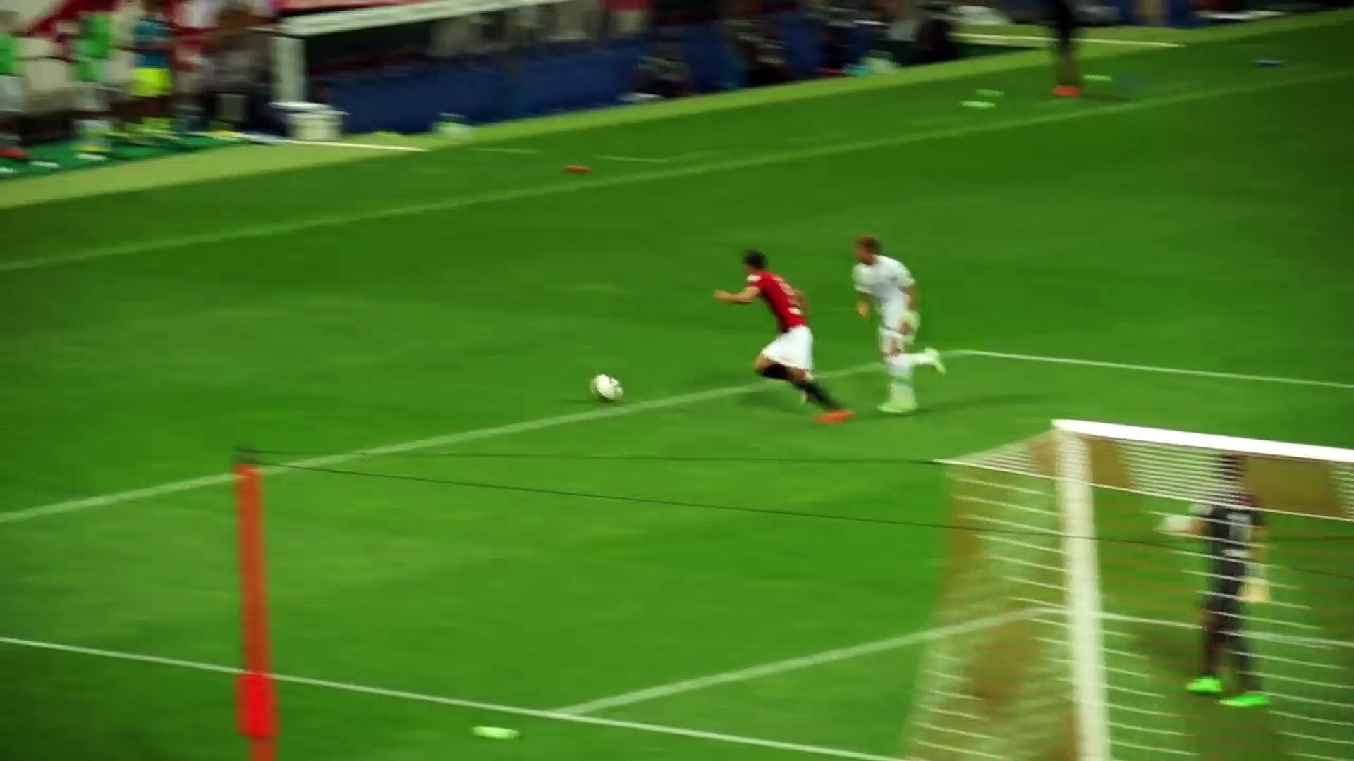 浦和レッズ槙野智章 湘南fw高山に競り勝ちガッツポーズ 15 8 16 Video Dailymotion