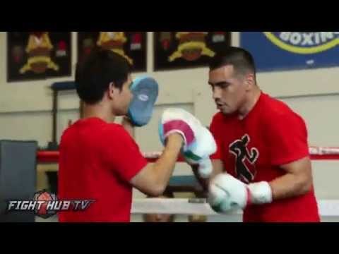 Frankie Gomez looking strong & fast on mitts for fight against Jorge Silva