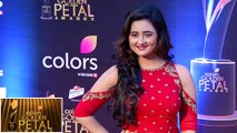Rashami Desai Looks Red HOT  5th Colors Golden Petal Awards 2017  TellyMasala