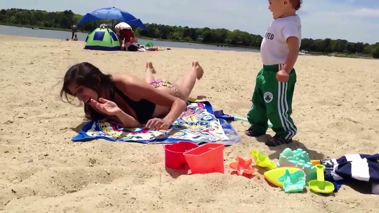 Adultes VS bébés : qui va gagner dans cette compilation