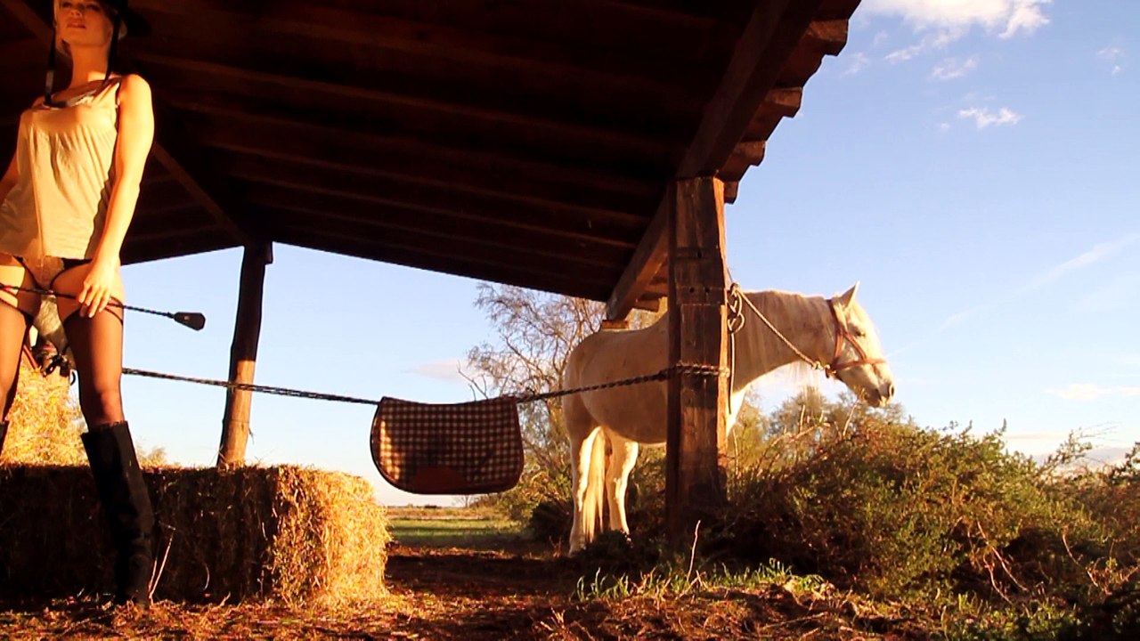 MAISON CLOSE - LA CAVALIERE #6 "Golden Hour"