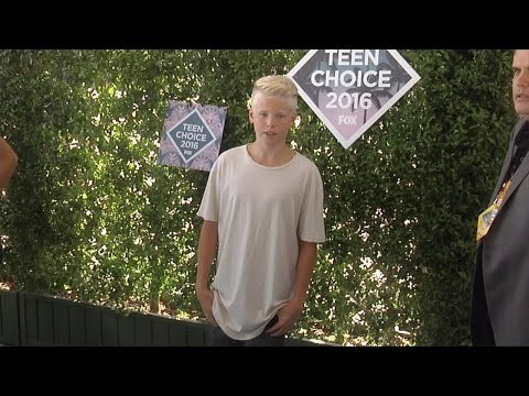 Carson Lueders Teen Choice Awards 2016 Green Carpet