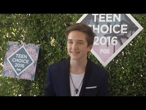 Michael Campion Teen Choice Awards 2016 Green Carpet