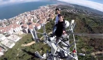 Gençlerin 65 metre yükseklikte tehlikeli oyunu