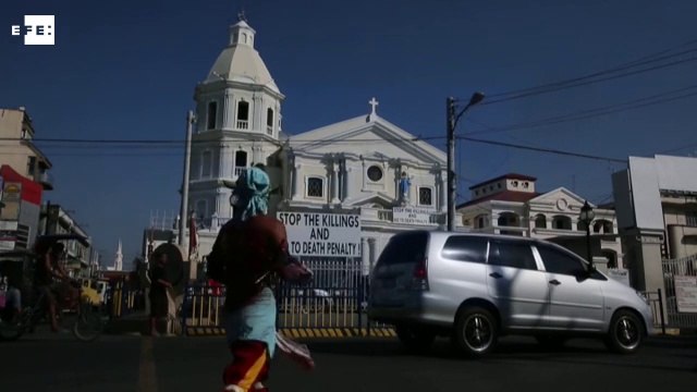 Latigazos y cruces a la espalda en un sangriento Jueves Santo en Filipinas