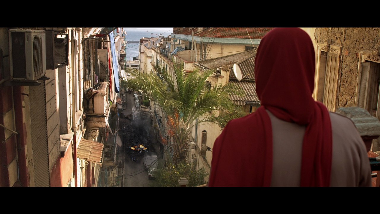 I Still Hide To Smoke / À mon âge je me cache encore pour fumer (2017) - Trailer (French Subs)