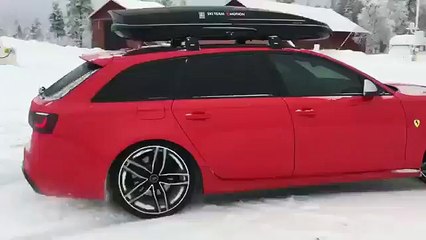 Audi RS6 Snow Drift
