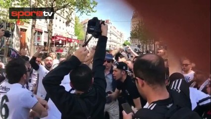 Lyon'da yer gök siyah-beyaz!