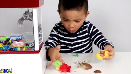 Chocolate Candy CLAW MACHINE Fun With XXXKinder Surprise Egg Peppa Pig