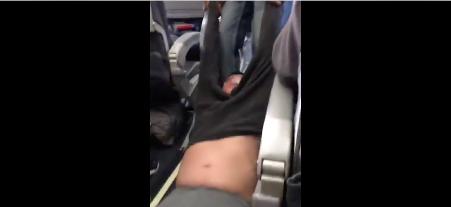 United Airlines : l’évacuation forcée d’un passager d’un vol fait scandale aux Etats-Unis