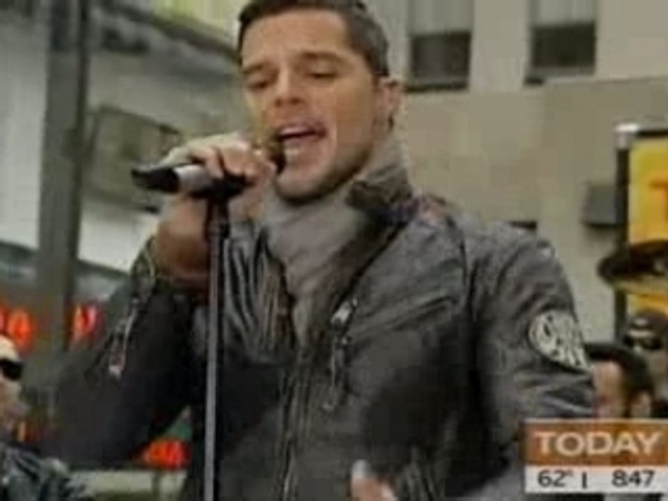 Ricky Martin - Drop It On Me - Live @ Today Show (2005)
