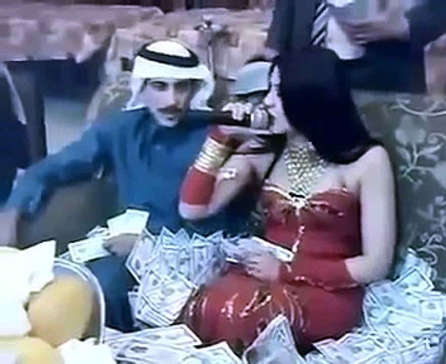 Arap Şeyh Dansöze demet demet para akıtıyor izlemeden geçme