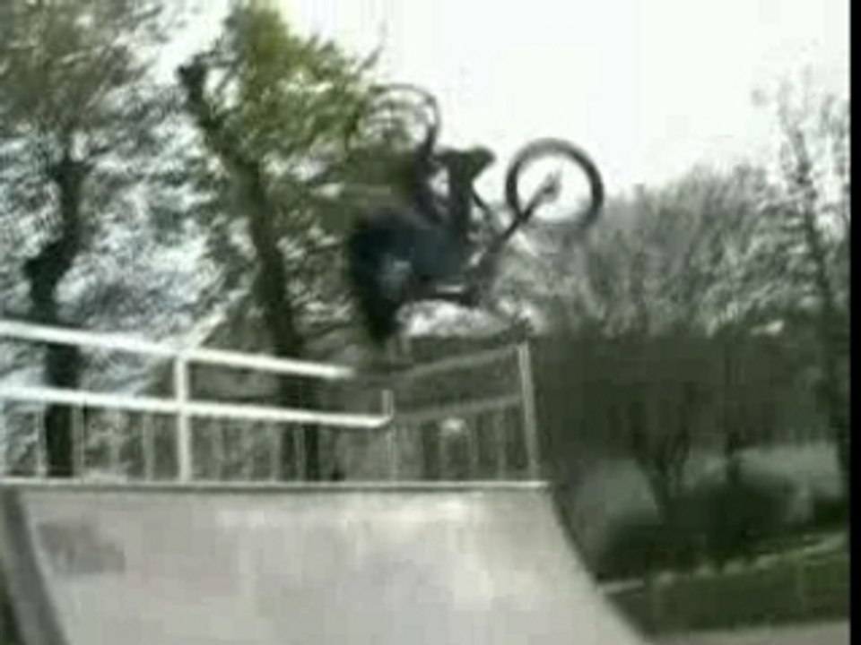 Raphael mazeyrat biketrashnaz
