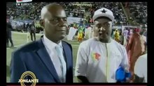 Vidéo - à Mourir de Rire!! Modou Mbaye se moque de son père Bécaye sur son…