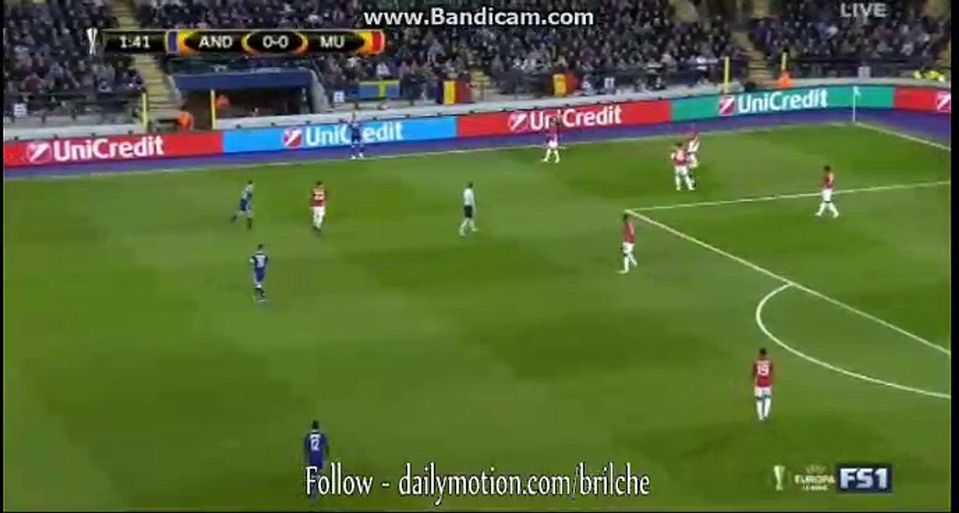 Frank Acheampong dribbles into the box, but Sergio Romero is quick enough off his line to stop him - Anderlecht 0-0 Manchester United - 13.04.2017 HD