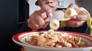 (mukbang) It's cereal time!!! Watch me try new cereal for the 1st time-jhGQlaLCmjo