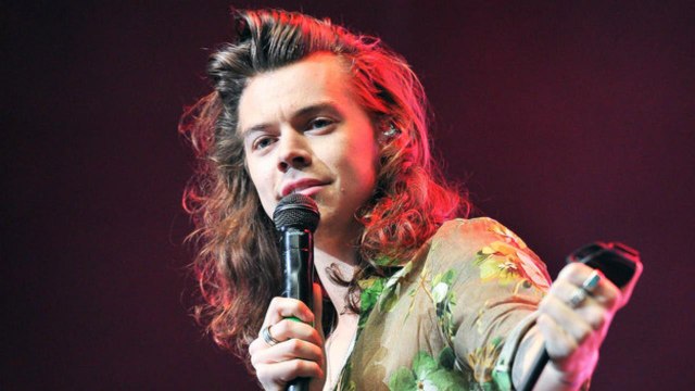 Harry Styles Drops Debut Solo Single 'Sign of the Times' | Billboard News