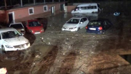 Sel Bingöl'ü Vurdu.. Köprü Çöktü, 10 Araç Zarar Gördü