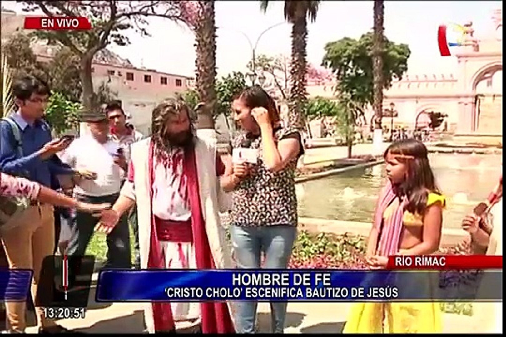 Cristo Cholo Escenifica Bautizo De Jesus En El Paseo De Las Aguas
