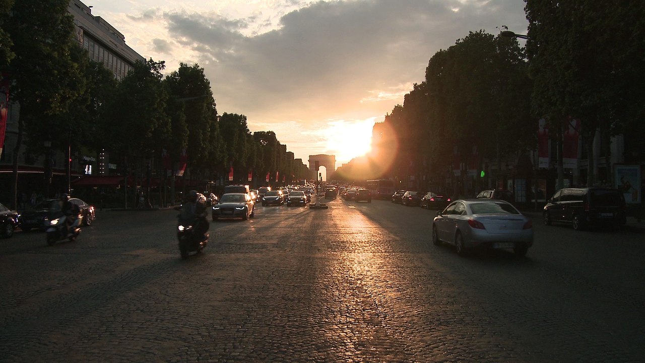 Passing vehicles on the city road Full HD released by NCV