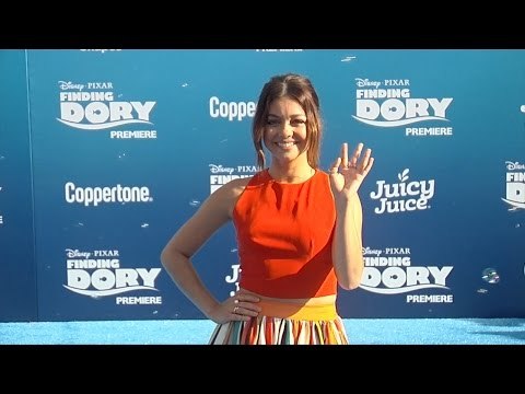 Sarah Hyland Finding Dory Premiere Blue Carpet #ModernFamily