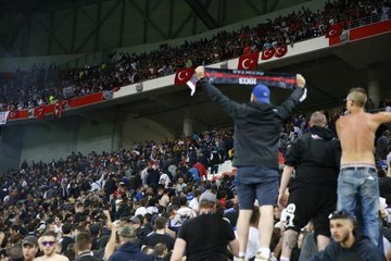 Lyon-Beşiktaş : Les images de violences et bagarres avant-match