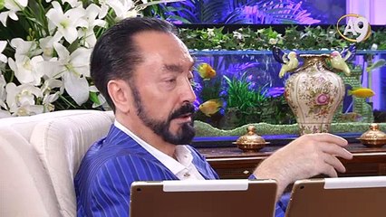 Kadının onuruna, iffetine saygı duyarak güzelliğini takdir etmek gerekir.