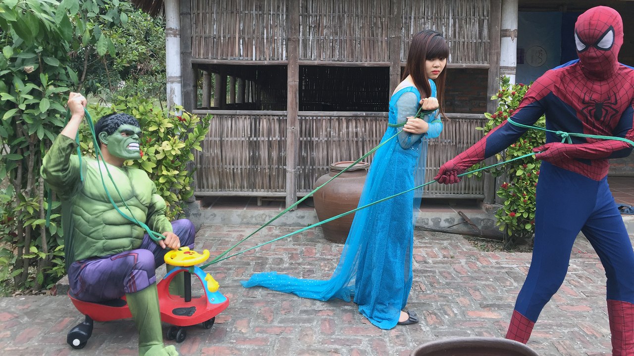 Spiderman and Frozen Elsa KIDNAPPED By Hulk!! Police Girl Recuse Spiderman Elsa ♥ Hulk Pull Bike