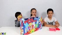 Pie Face Showdown Kids Fun Game Challenge  Face  With Ckn Toys-hYMJn5_tUkg