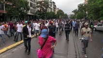 Suben a cinco las muertes por choques en protestas en Venezuela