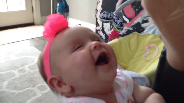 Imaginez si les bébés riaient comme ça... Parodie