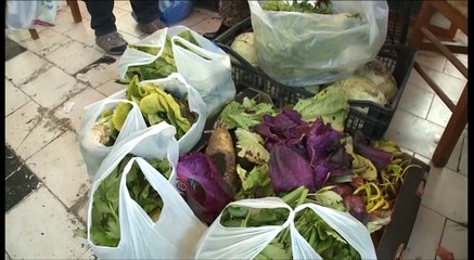 Τρόφιμα σε άπορους από το Δίκτυο Αντίστασης & Αλληλεγγύης Χαλκίδας