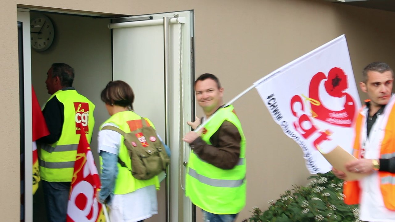 Entrée dans la salle du conseil d'administration Ehpad départemental Creusot