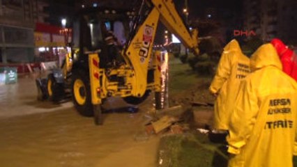 Mersin'de Şiddetli Yağış Sele Neden Oldu