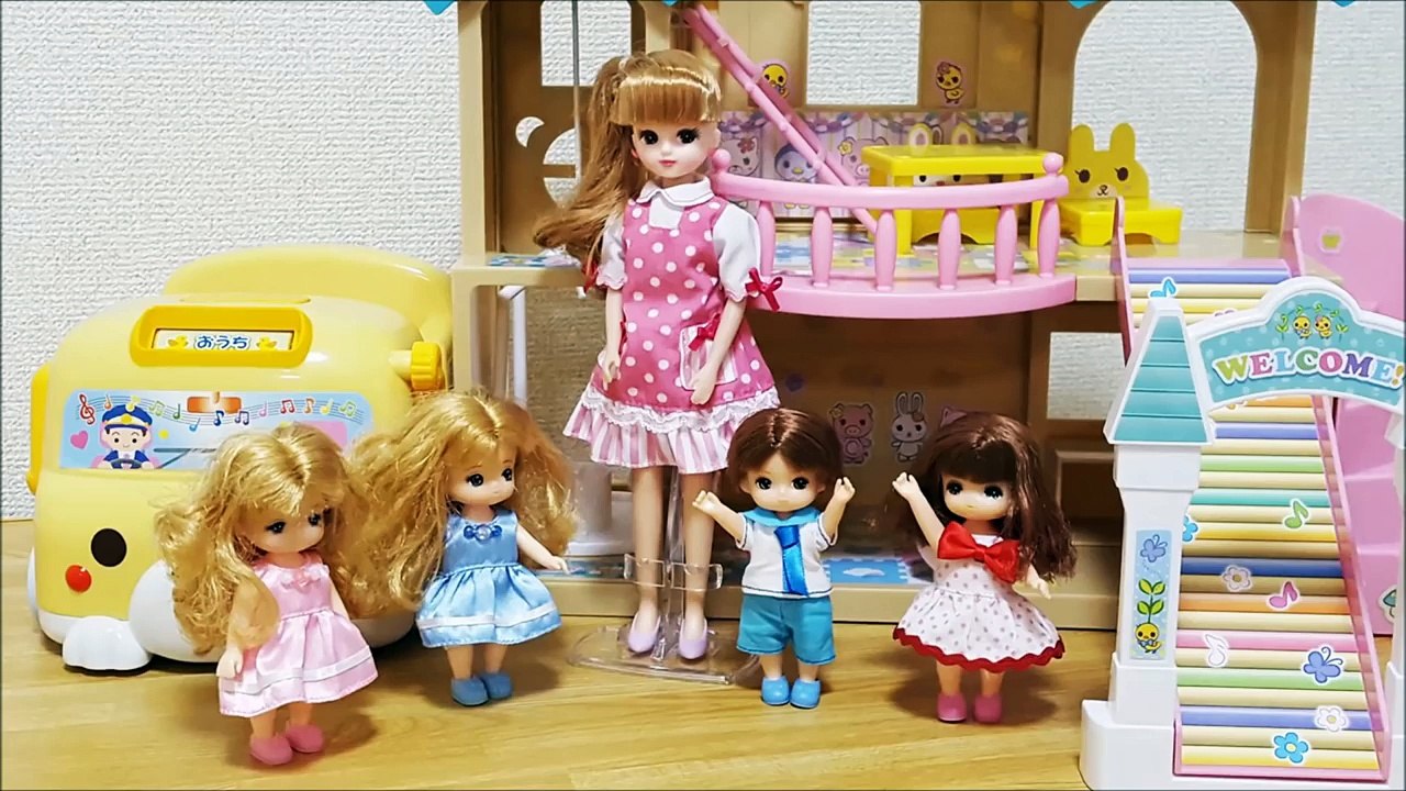 ミキちゃんマキちゃんの新しいお友だち！りくくんとあおいちゃん！幼稚園ごっこ ❤ 子供向け おも...