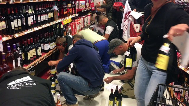 Les agriculteurs du Vaucluse s'en prennent aux grandes surfaces