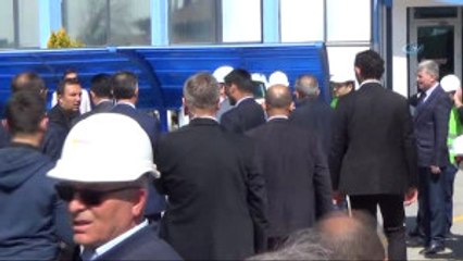 Bakan Eroğlu, Yangın Çıkan Yağ Fabrikasında İncelemelerde Bulundu