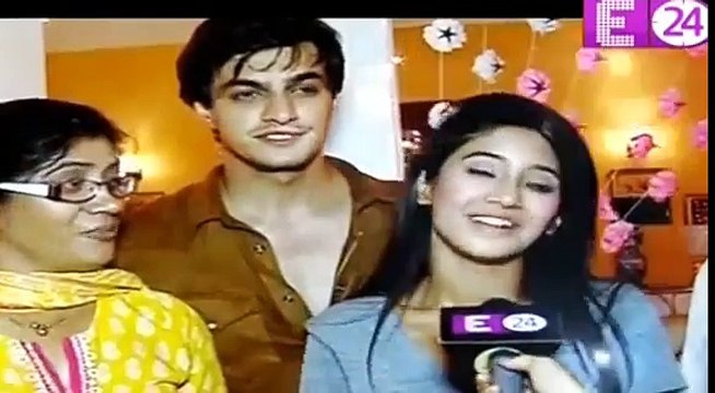 Yeh rishta kya kehlata hai : Celebration Time : Kaira aka Shivangi Joshi and Mohsin Khan Parents on the set