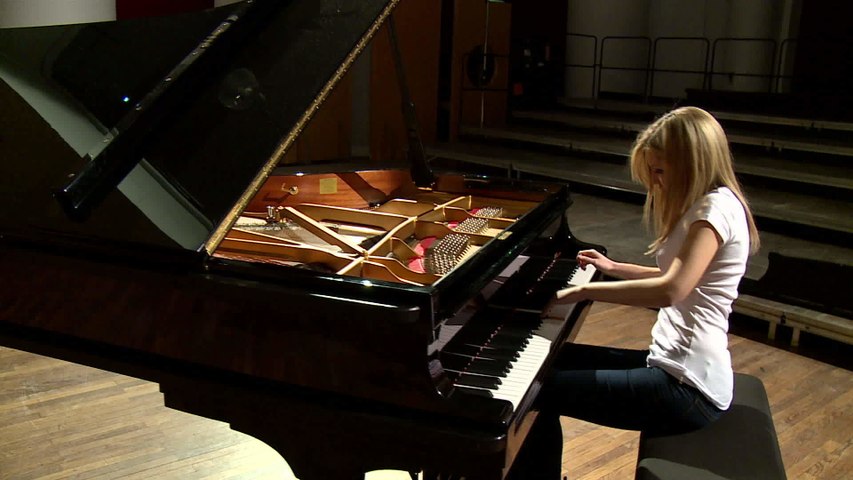 Vanessa Benelli Mosell - Stockhausen: Klavierstück VII