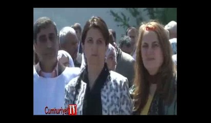 Pervin Buldan ve beraberindekiler cezavei önünde oturma eylemi yaptı