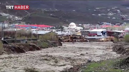 Bingöl'de sel köprüyü böyle yerle bir etti