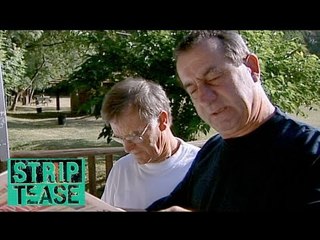 STRIP TEASE - Pour un putain de champs de maïs