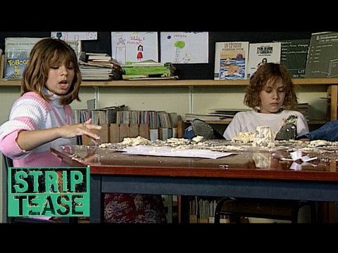 STRIP TEASE - Petites filles modèles