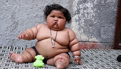 Un bébé de 8 mois pèse 17kg: les parents accusent Dieu