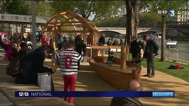 Paris : fenêtre sur les rives de la Seine