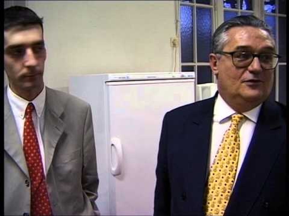 STRIP TEASE - Aux urnes citoyens