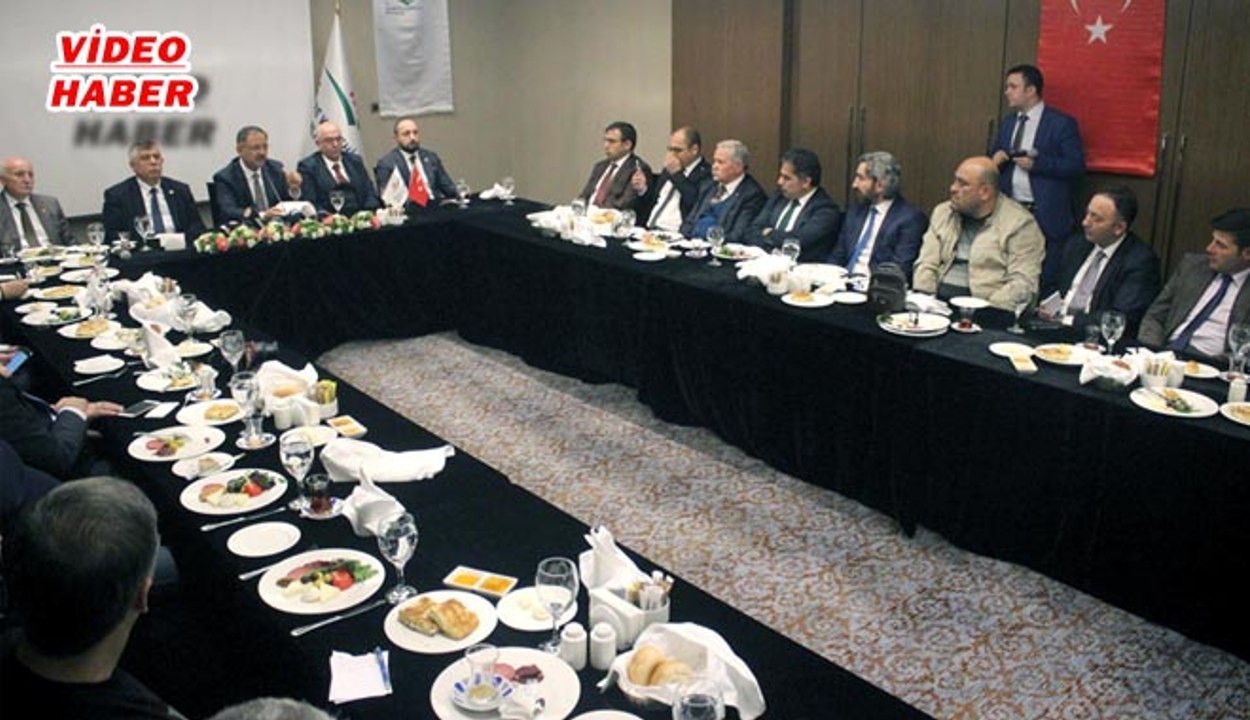 (14 NİSAN 2017) BAKAN ÖZHASEKİ  MEDYA MENSUPLARI İLE BULUŞTU