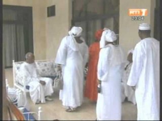 Le Président de la république a reçu ses proches apres la prière de l`Aïd Al Fitr