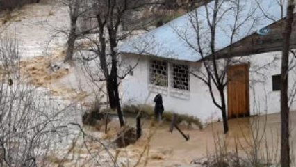 Gümüşhane'de Yağmur Dereleri Taşırdı